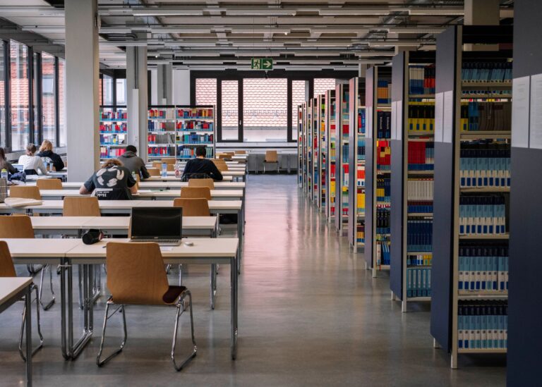 Beitragsbild für Abschlussarbeiten