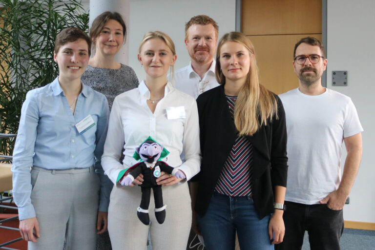 Forsa/Paul Lazarsfeld Stipendium für Eva Ziegltrum bei der DGPuK-Methodentagung 2025